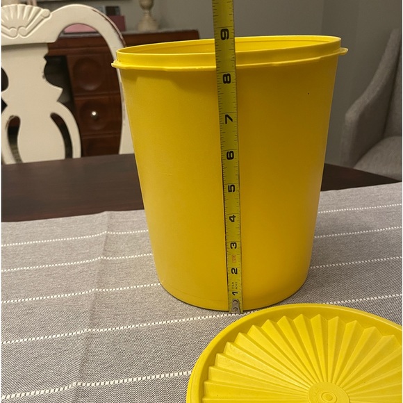 PRICE DROP TODAY ONLY! Vintage Tupperware canisters!  Two canisters. - Picture 6 of 9